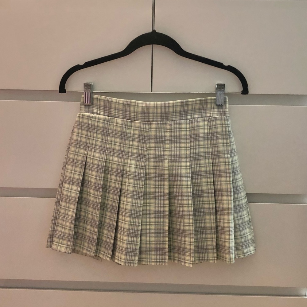pleated mini skirt